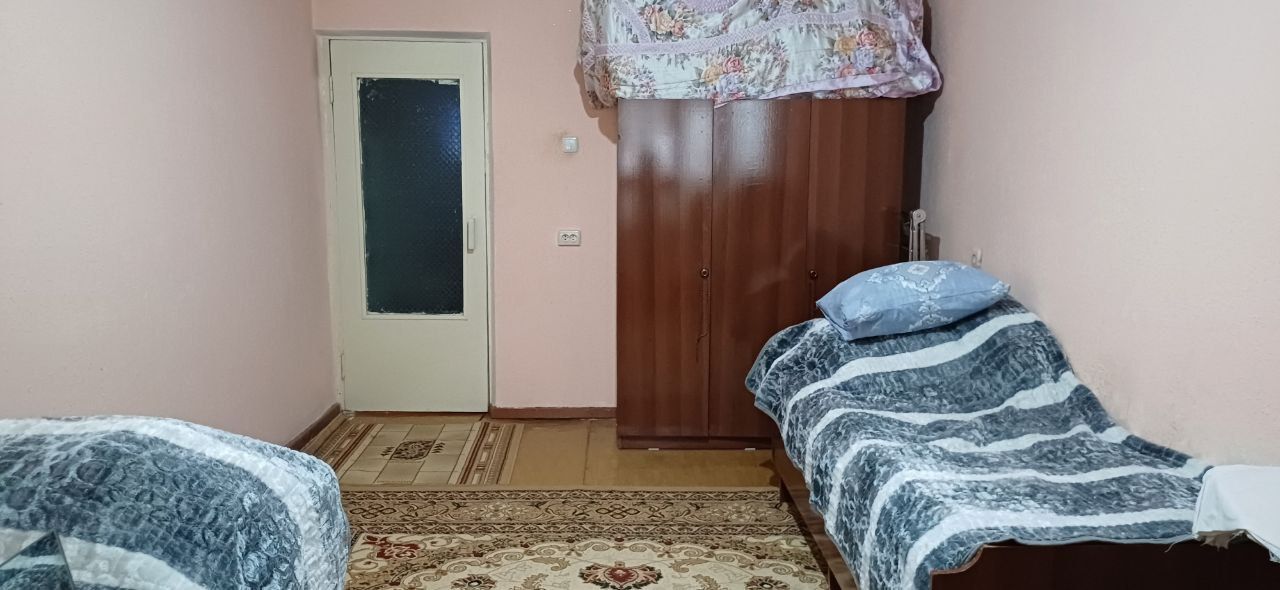 Продается квартира. 1 комната. 48 м2. Санузел совмещённый. 2 этаж.