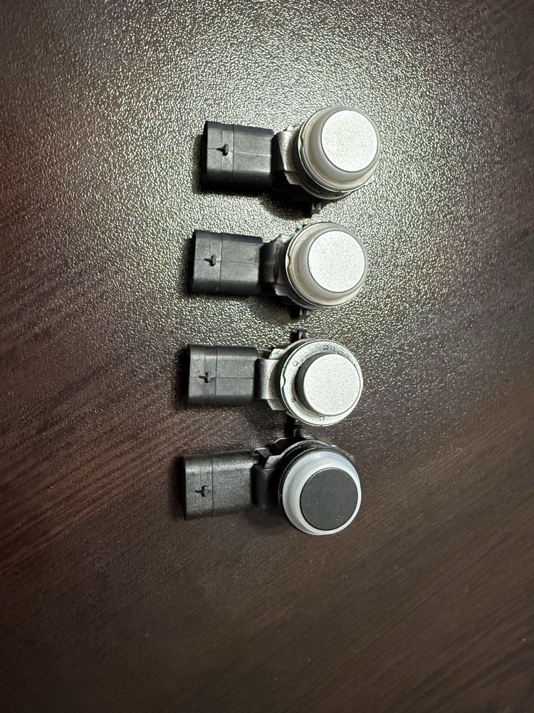 Продавам парктроници HELLA – комплект 4 броя