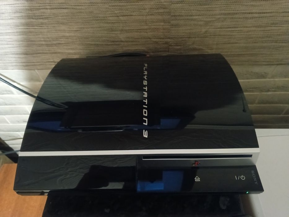 Продам Ps3 Fat прошитая