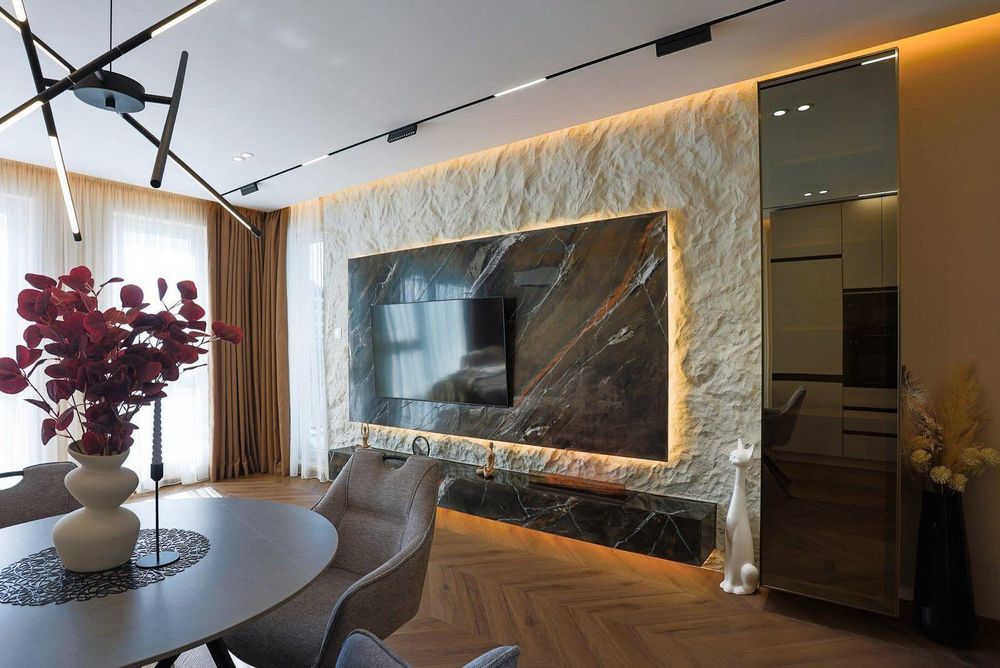 Продава се Двустаен апартамент в Пловдив, Остромила - 73 кв.м за 2451 €/кв.м - Снимка #2