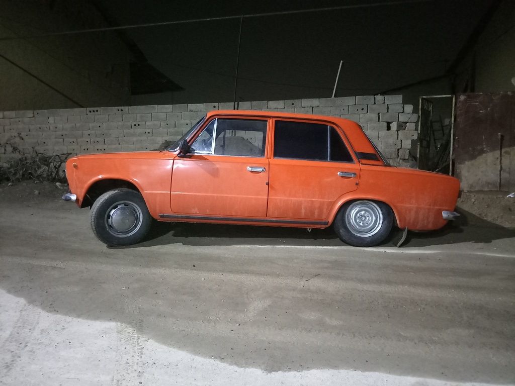 Sotiladi vaz 21011