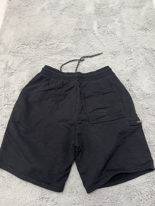 Vand pantaloni scurti Bershka