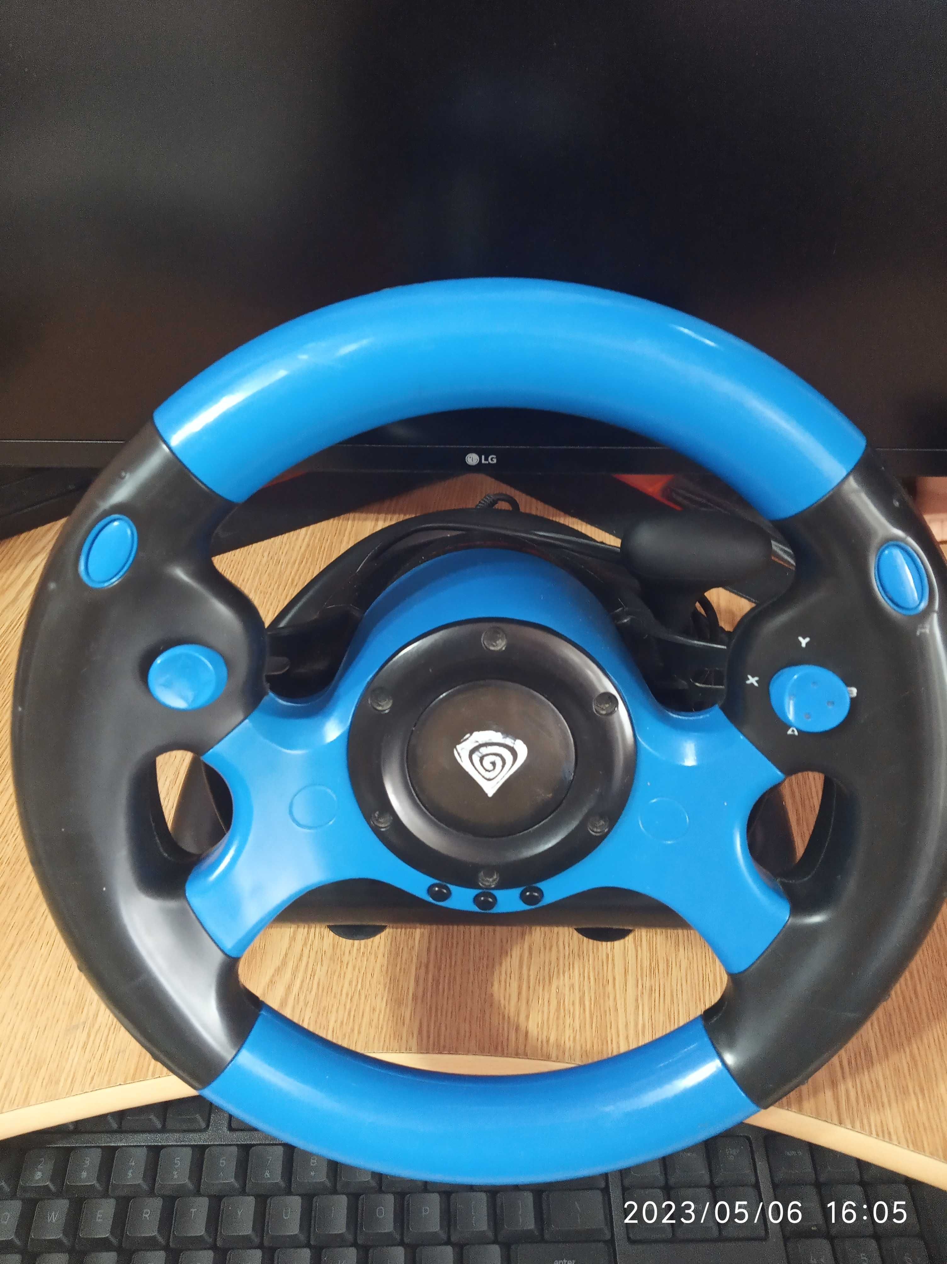 Vând volan cu pedale Genesys compatibil cu PC și PS 3