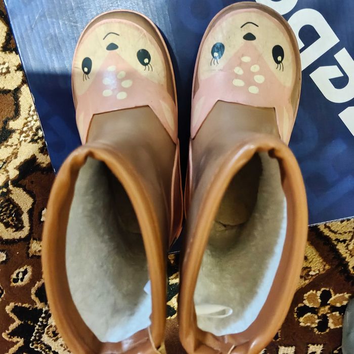 Топли обущета за малки крачета