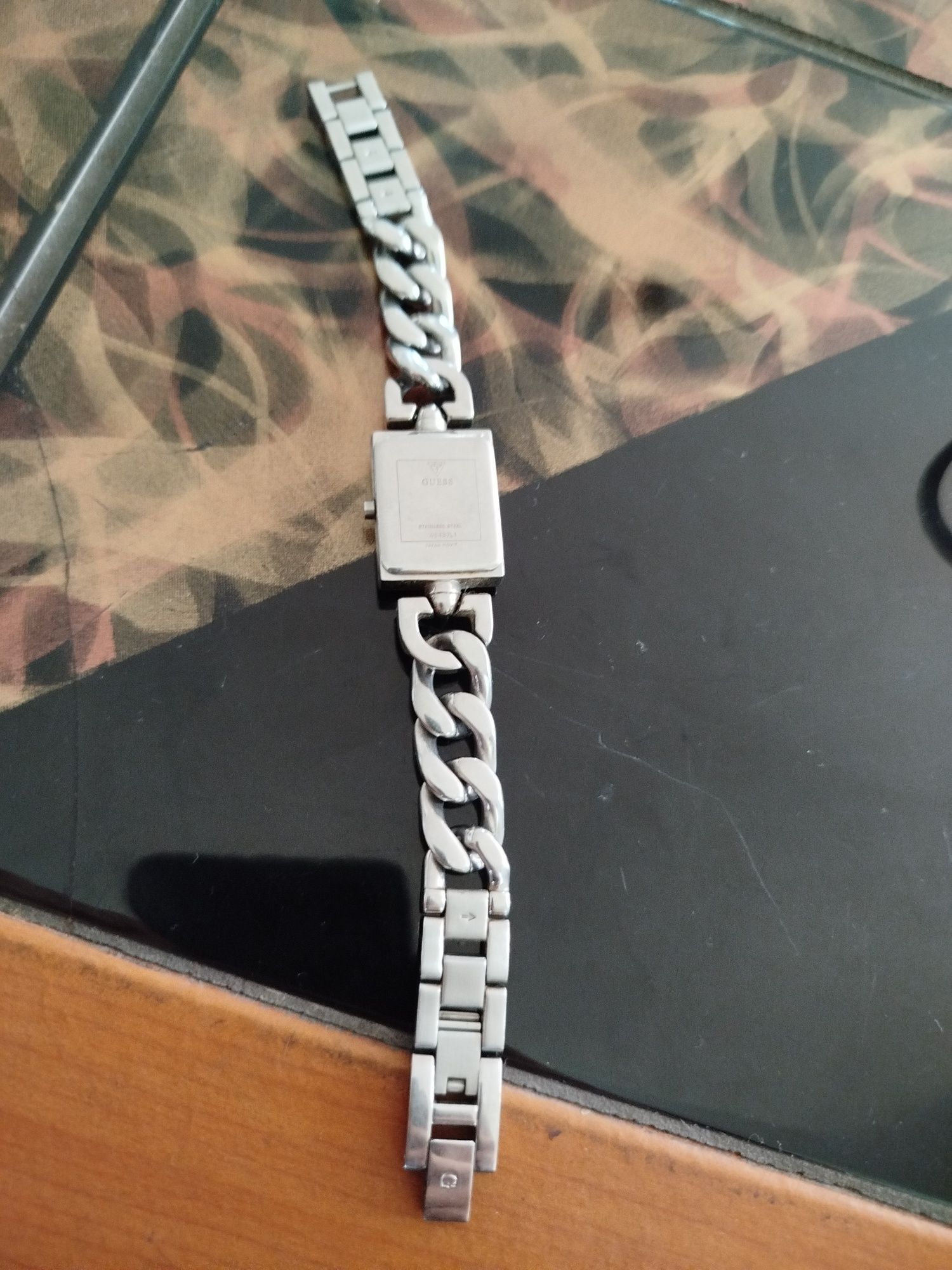 Ceas de dama Guess