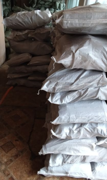 Дрова в мешках для шашлыка.