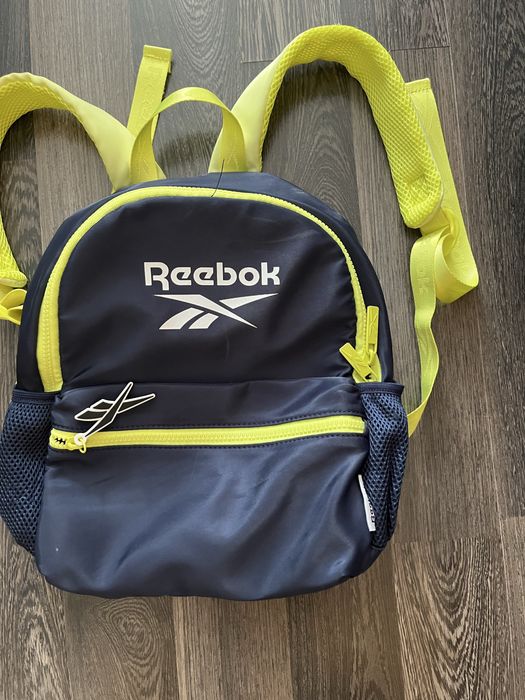 Reebok раничка като нова