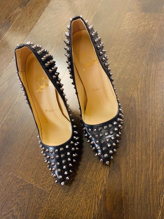 Pantofi stiletto negri din piele  cu Țepi Loubotin