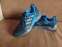 Adidas goretex noi.PRET FIX