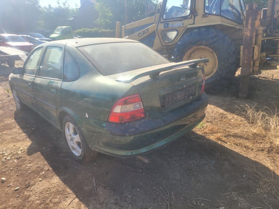 Опел вектра б 2.0 136 на части/opel vektra b 2.0 136 na chasti