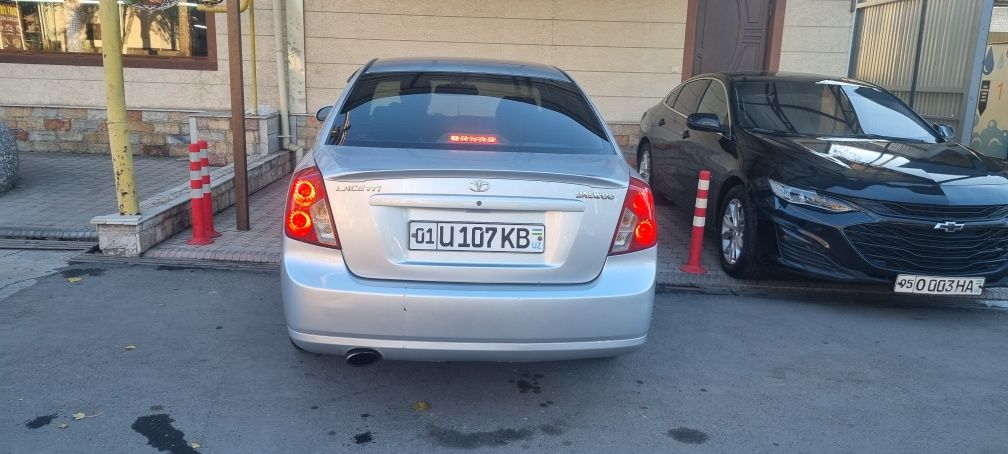 Lacetti 2011 sotiladi