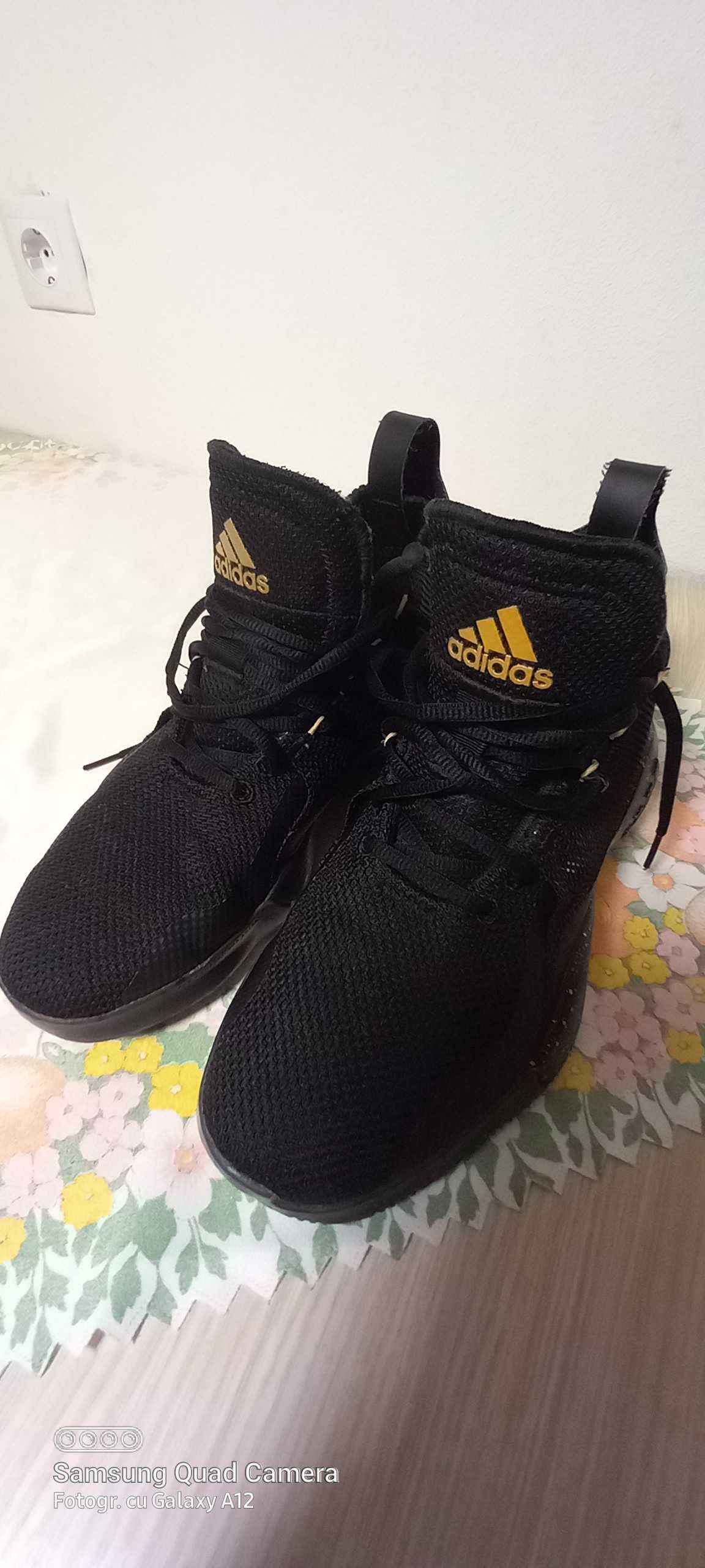 adidasi  adidas rose 773 marimea 41  in stare f bună.