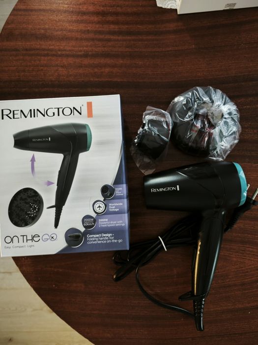 Компактен сешоар Remington