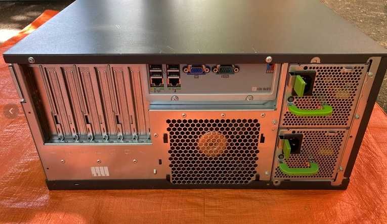 Server Fujitsu Primergy TX200 S6 tower