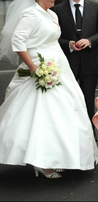 Rochie mireasa cu voal si bolero