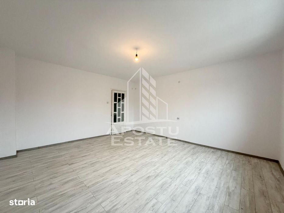 Casa 3 camere, locuri de parcare, ideala pentru firme, Chisoda