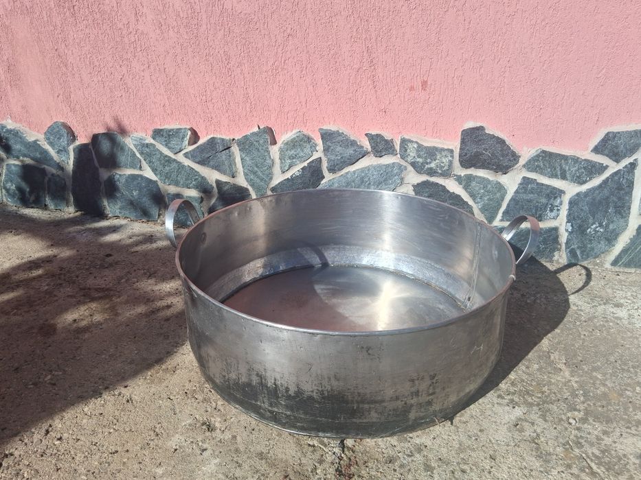 Продавам тава за лютеница