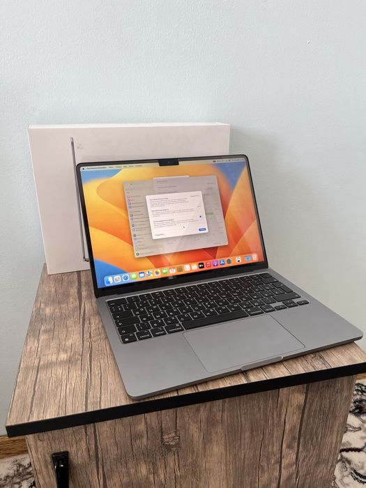 Macbook Air 13 M2 8/256GB Battery 99%