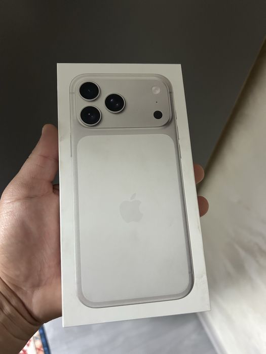 Продам iPhone 17Pro Max 256 ГБ