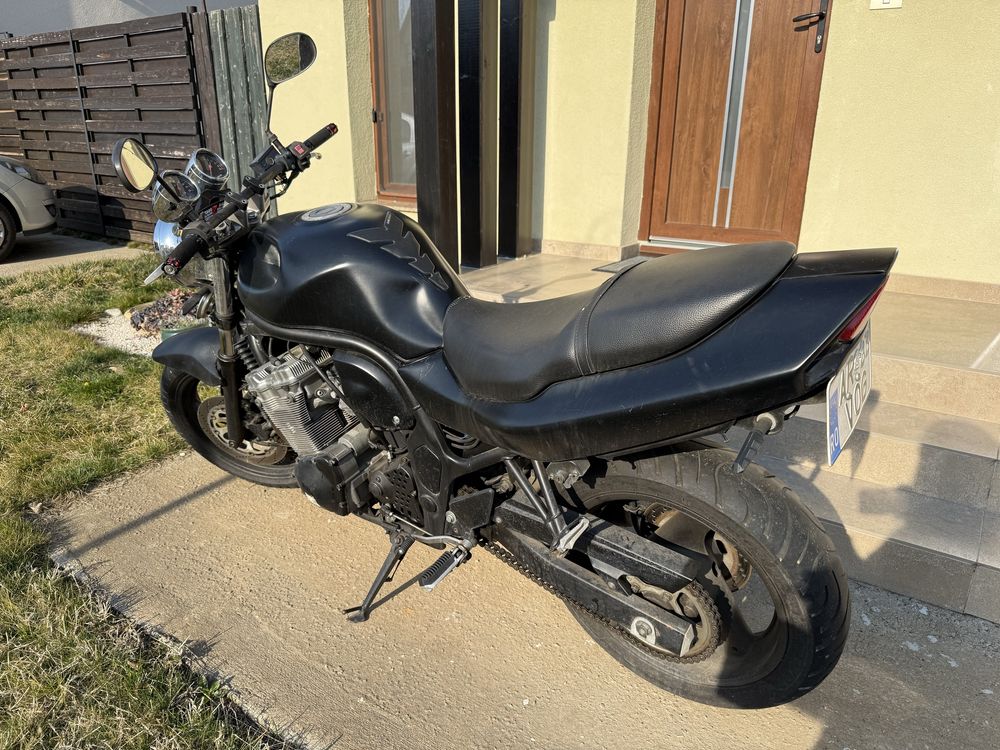 Motocicleta Suzuki Bandit 650