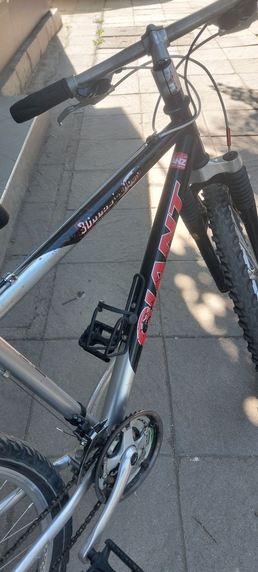 Продавам алуминиев велосипед Giant   26 цола,45 см