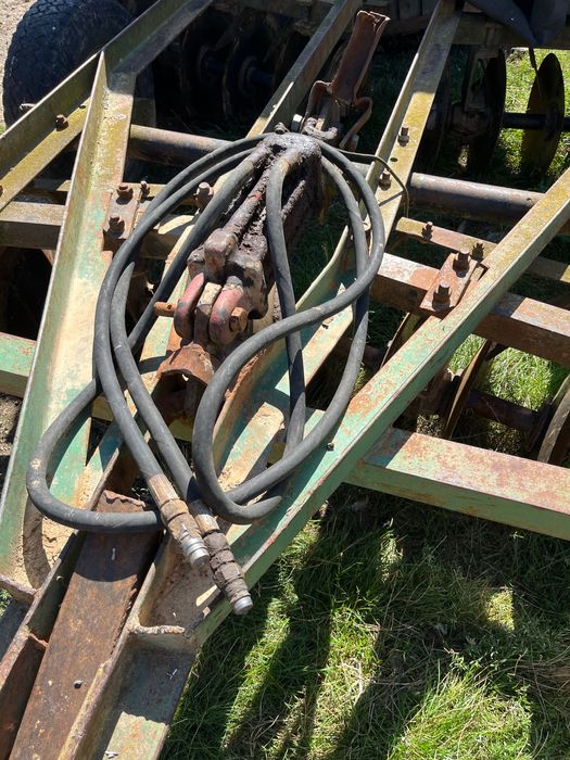 Desc pe lagare de vânzare