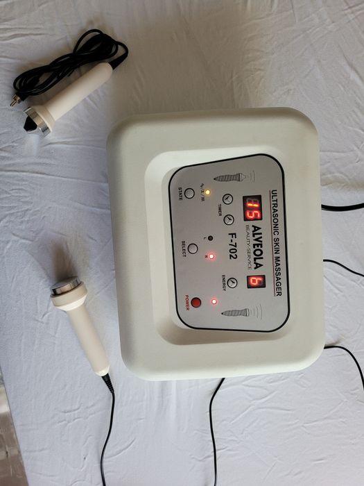 Ultrasonic skin massager