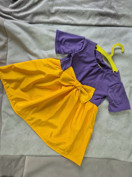 Платье новое на девочку 4-5 лет