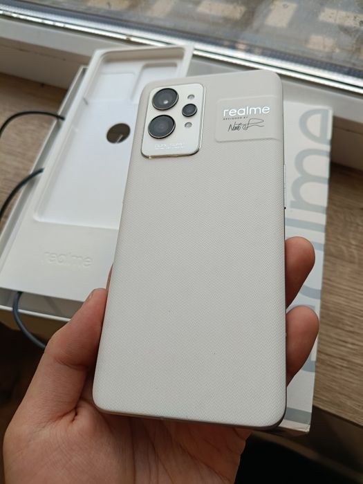 Realme GT2 Pro — флагман на Snapdragon 8 Gen 1, 12 ГБ / 256 ГБ