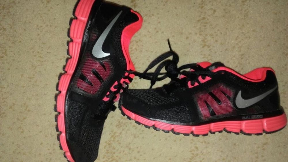 Asidasi Nike originali nr.38, model nou, ca noi!