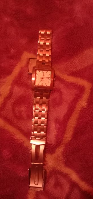 Продам часы наручные