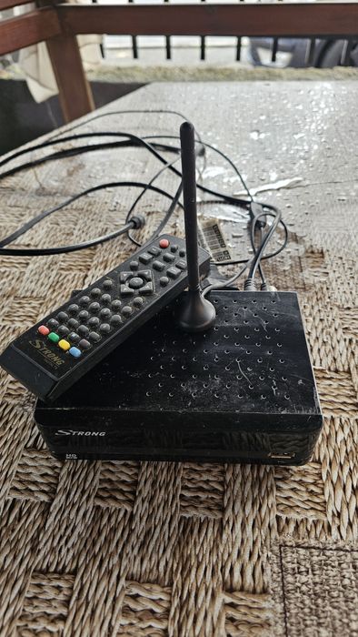 Цифров приемник Strong,Neo и антена Sapir