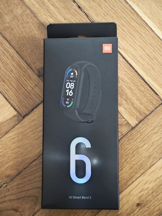 Mi Band 6 + допълнителна каишка мартеница