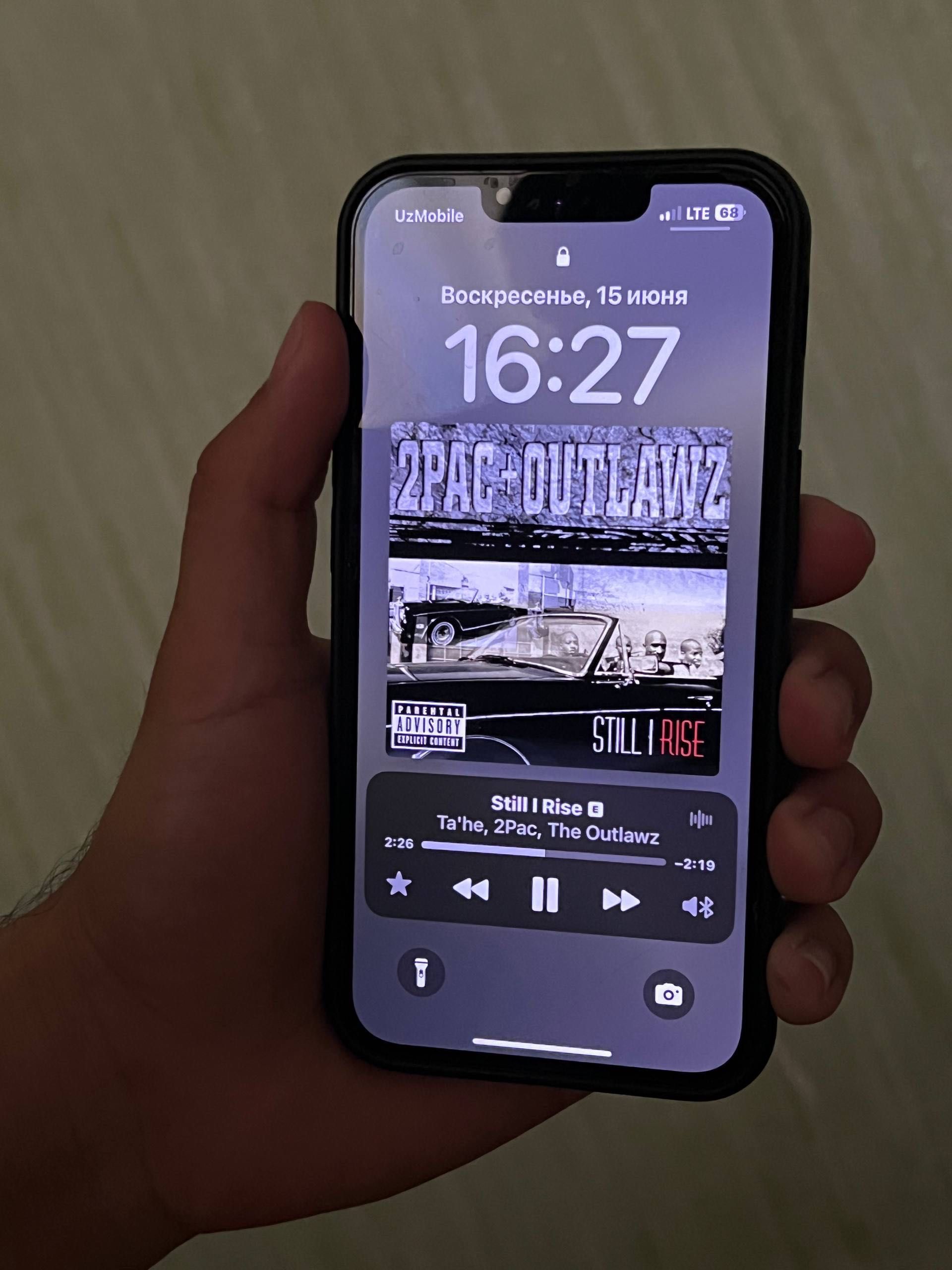 Продаётся IPhone 13