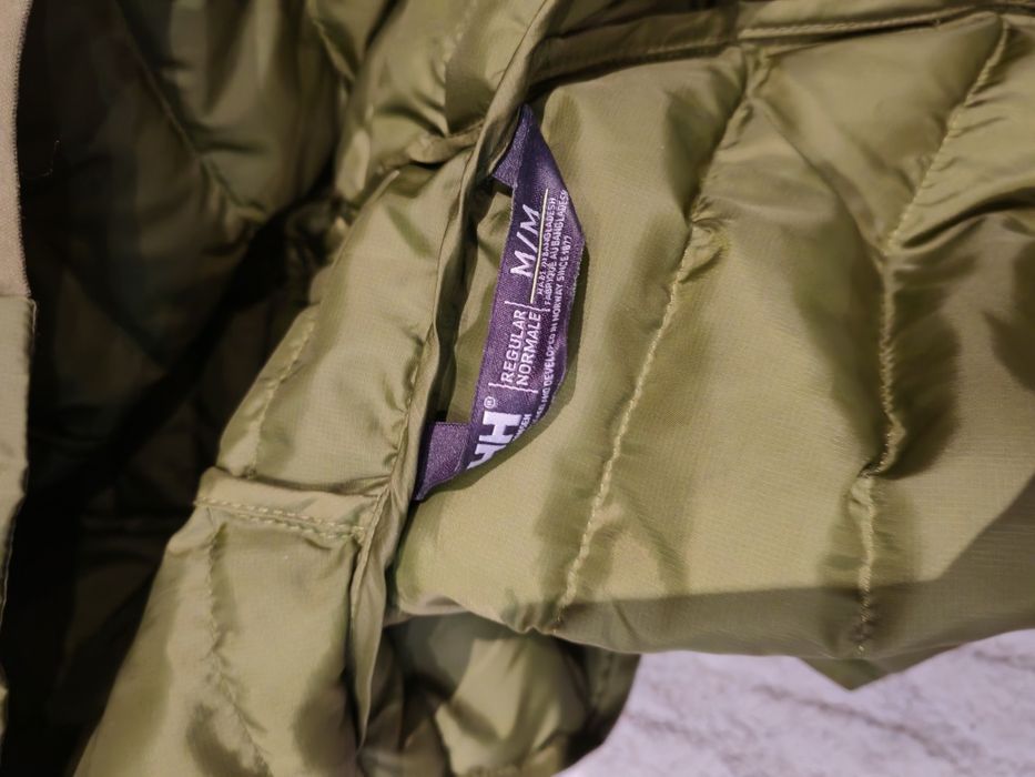 Продавам зимно яке Helly Hansen размер м