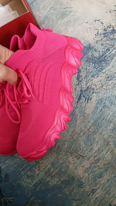 Adidași roz măsură 38