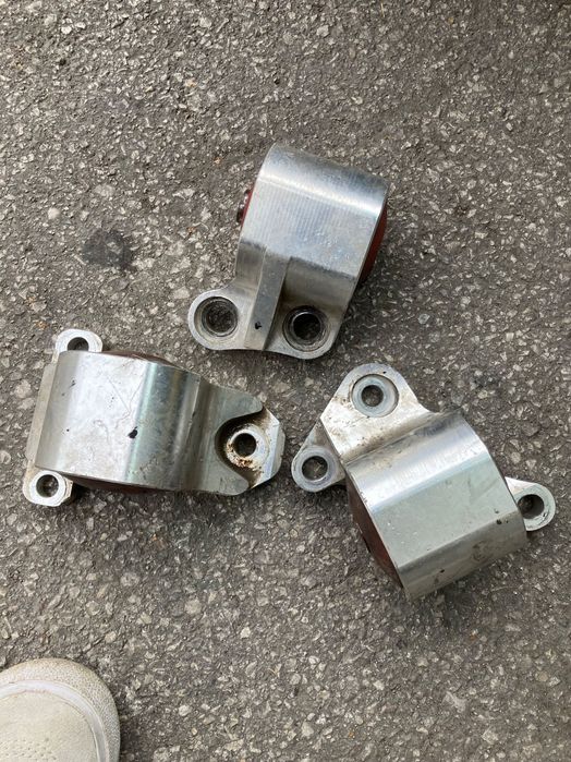 Тампони за двигател B серия полиуретанови (хонда сивик)