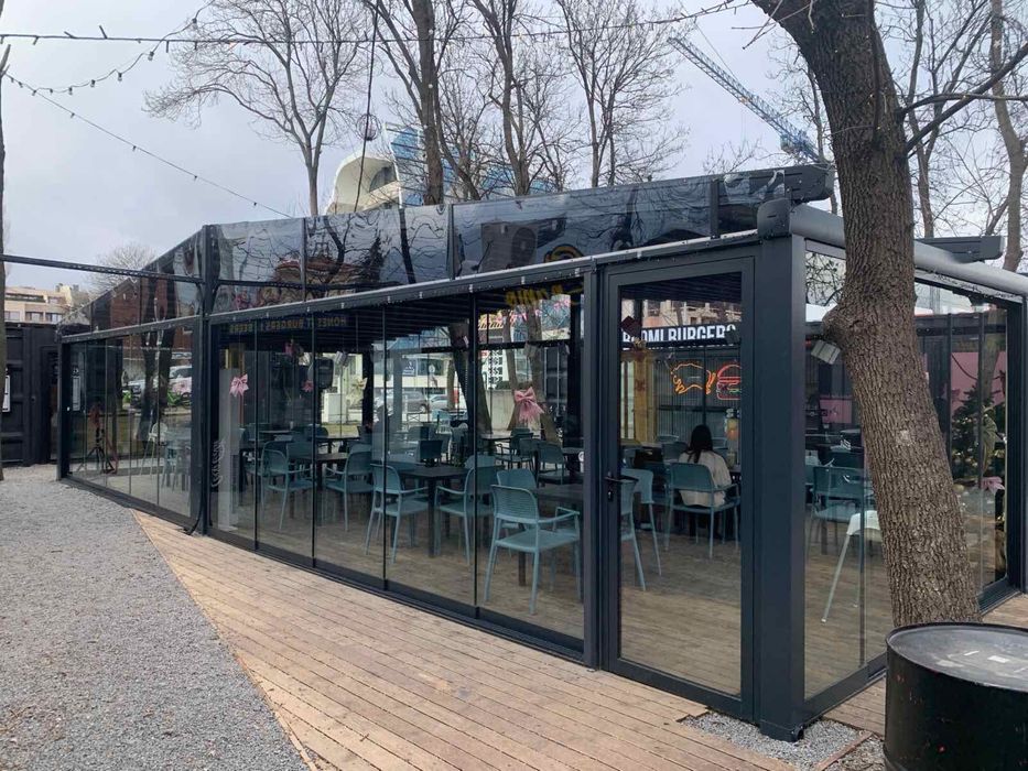 Моделна алуминиева пергола с плъзгащи стъклени витрини 75кв.м.