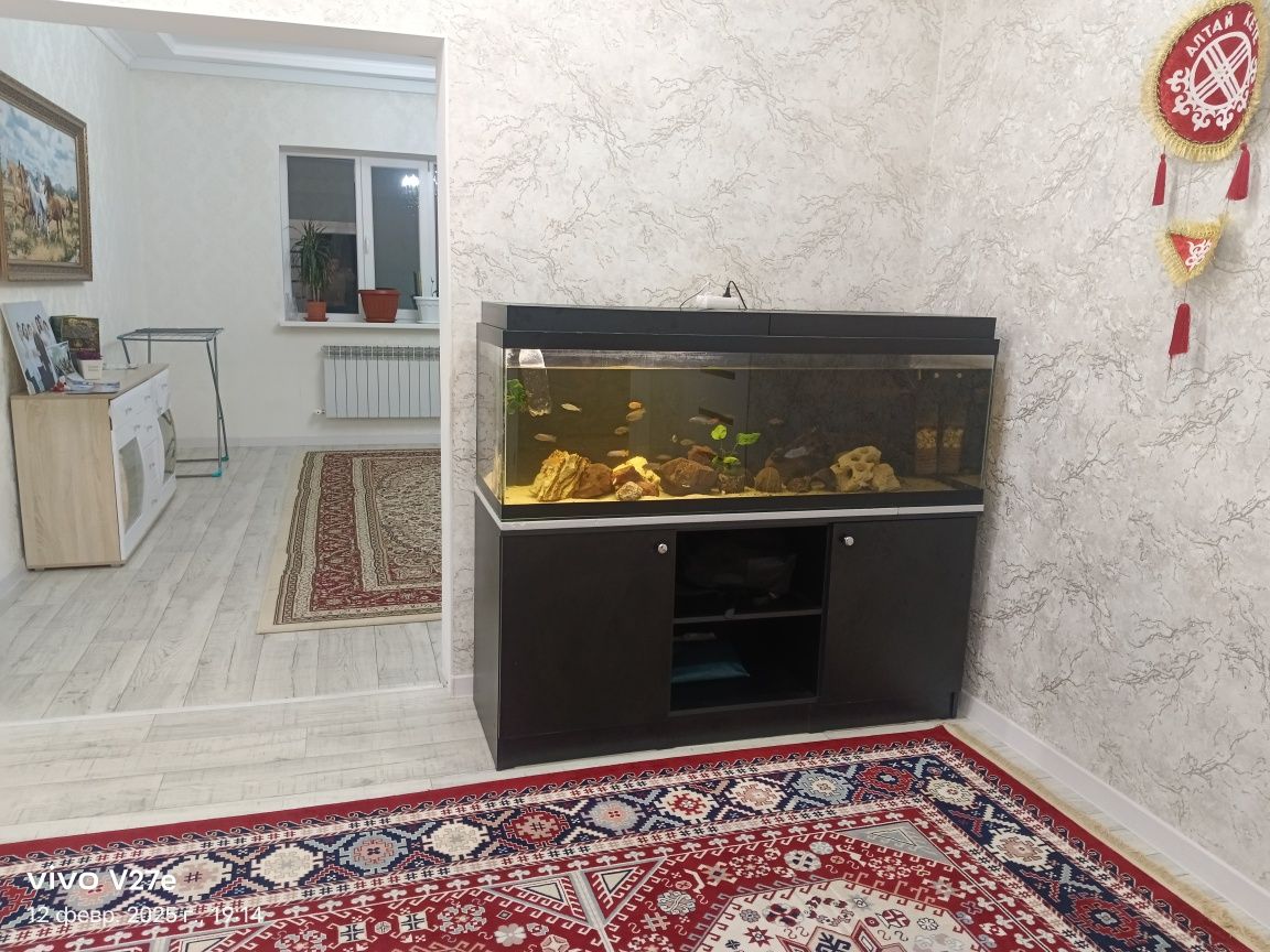 Продаю аквариум .