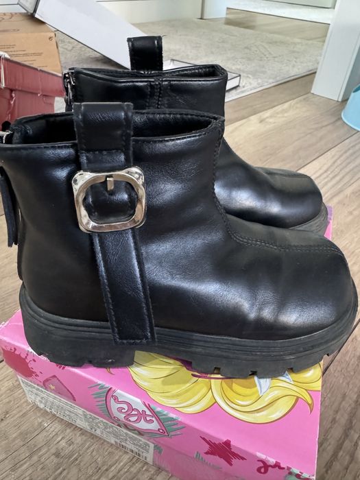 Продам детскую осеннюю обувь