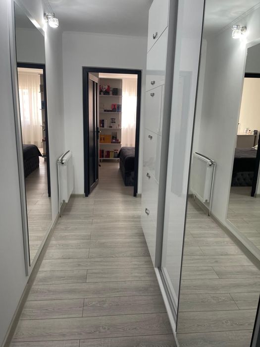 Apartament mondern (+garaj) - 3 camere decomandate, etajul 6/8