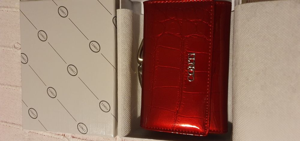 Кожен дамски портфейл Conti