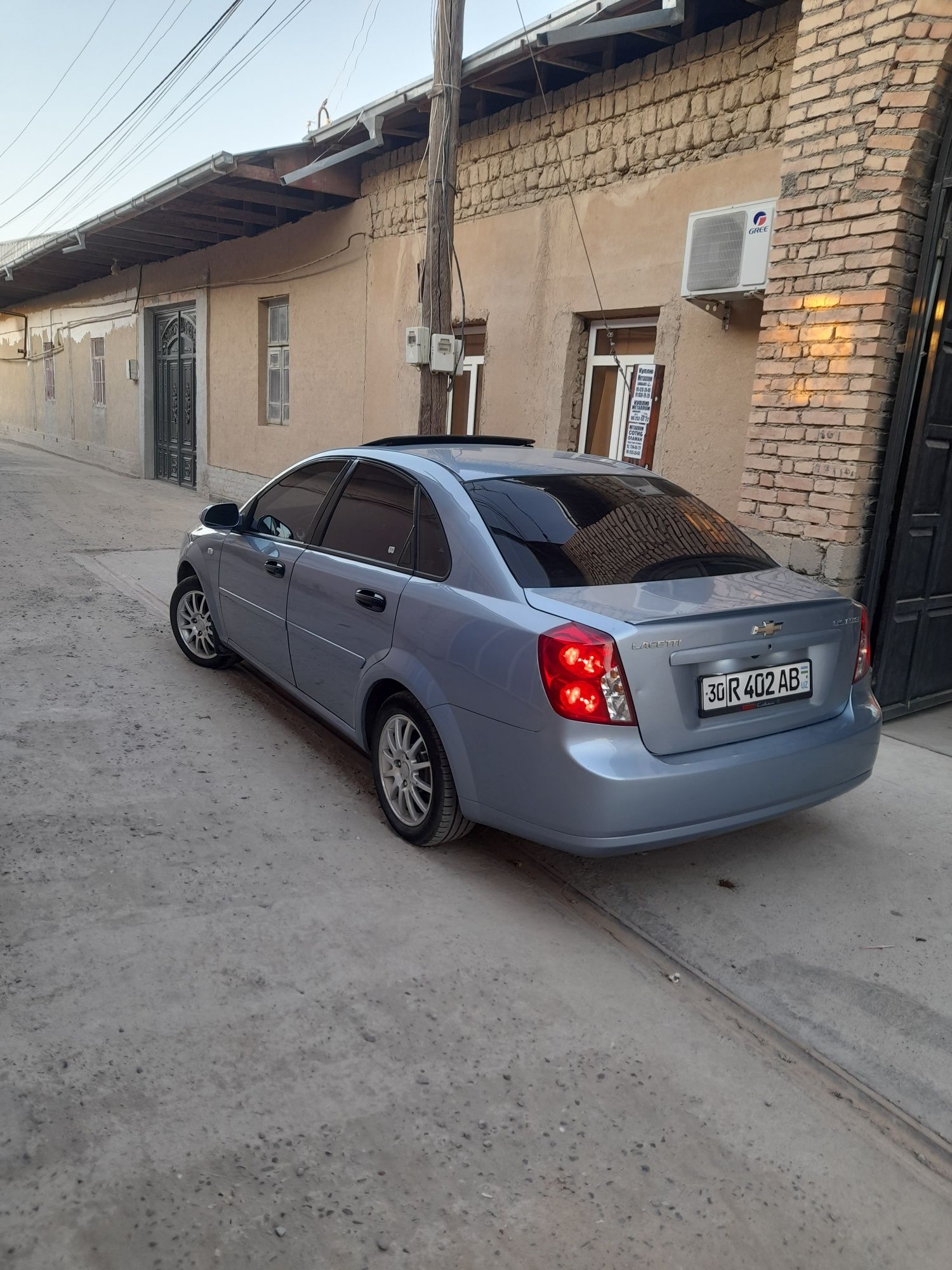 Lasseti 2013 yil 1.6L