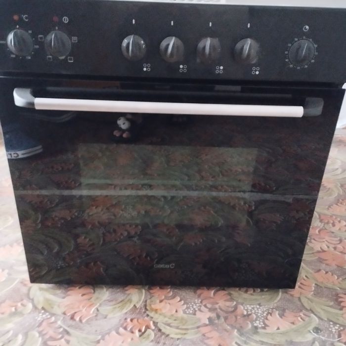 Продам электро духовку встраиваемую бу.   .