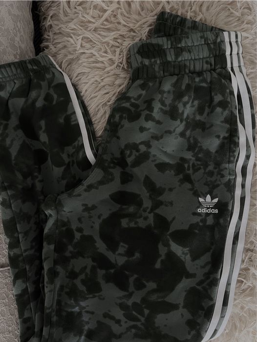 Нови дрехи с етикет