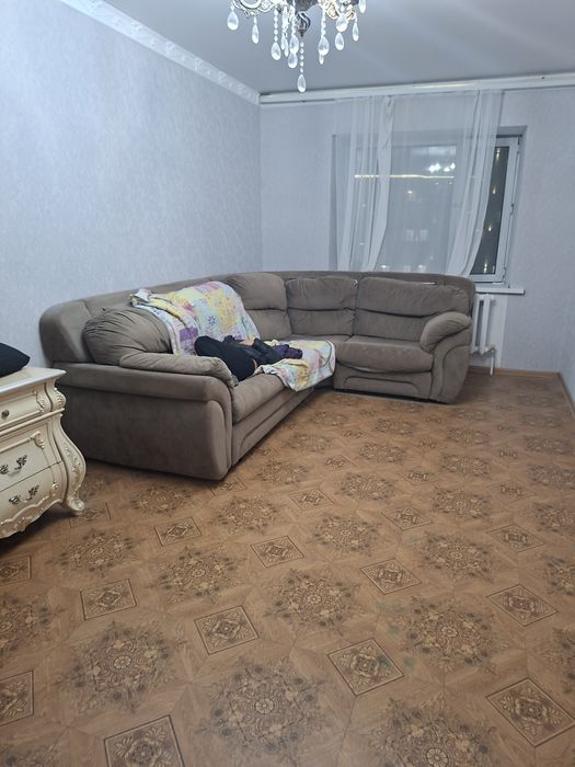 Угловой диван отдаю