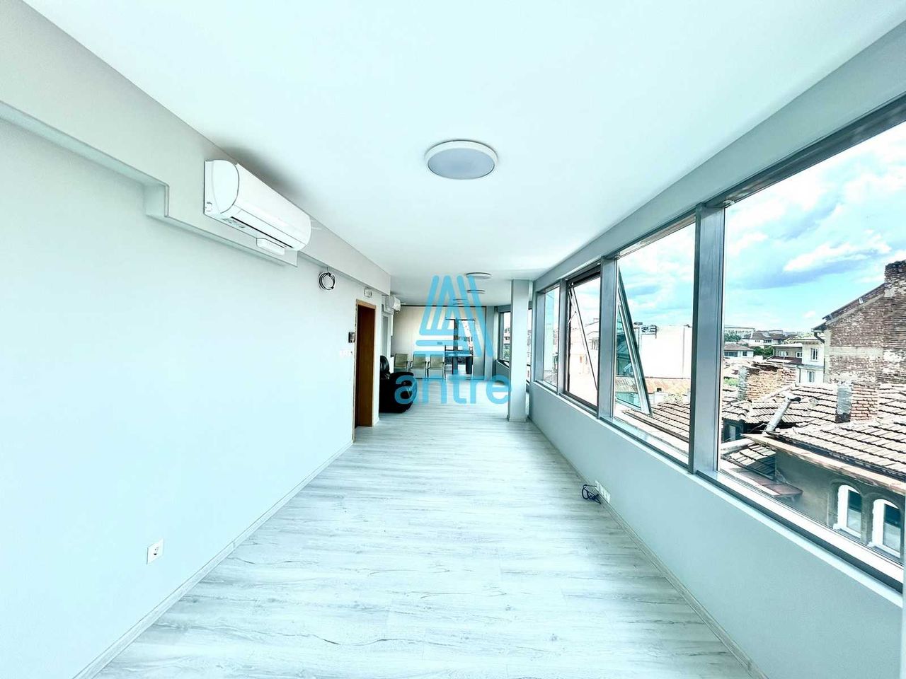 Дава се под наем Офис в София, Център - 117 кв.м за 2430 € - Снимка #4