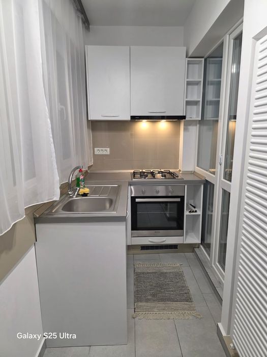 Inchiriez Apartament Militari Resindent .