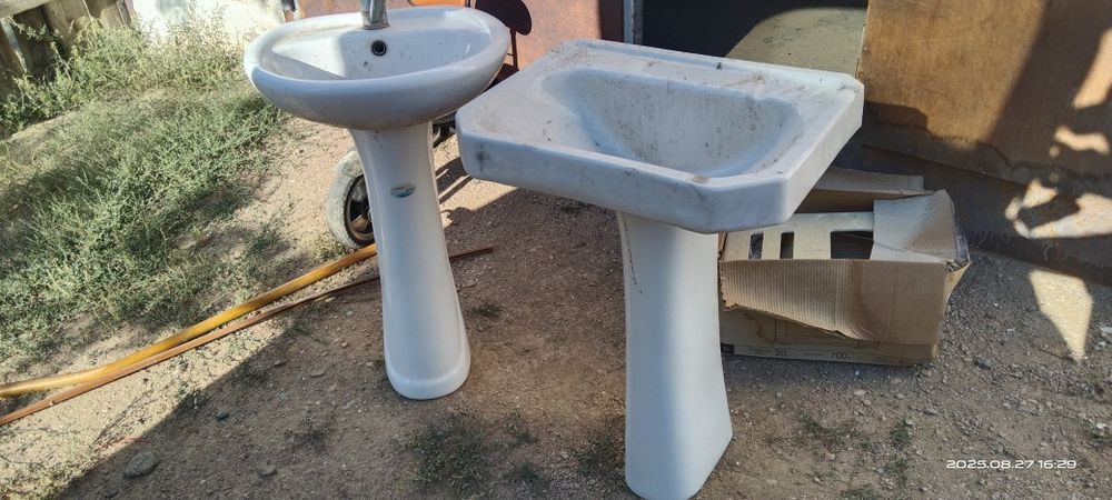 Раковина  б/у остался справа 1штук