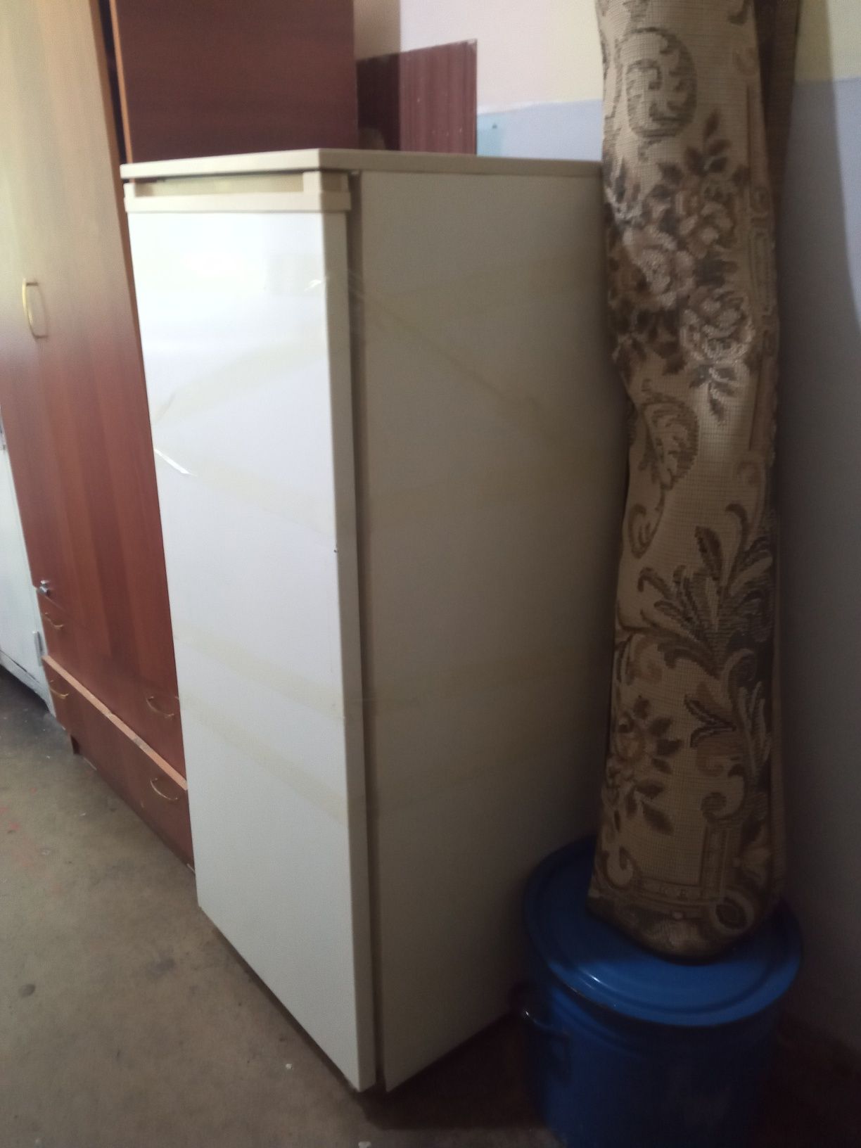 Холодильник Б/У продам